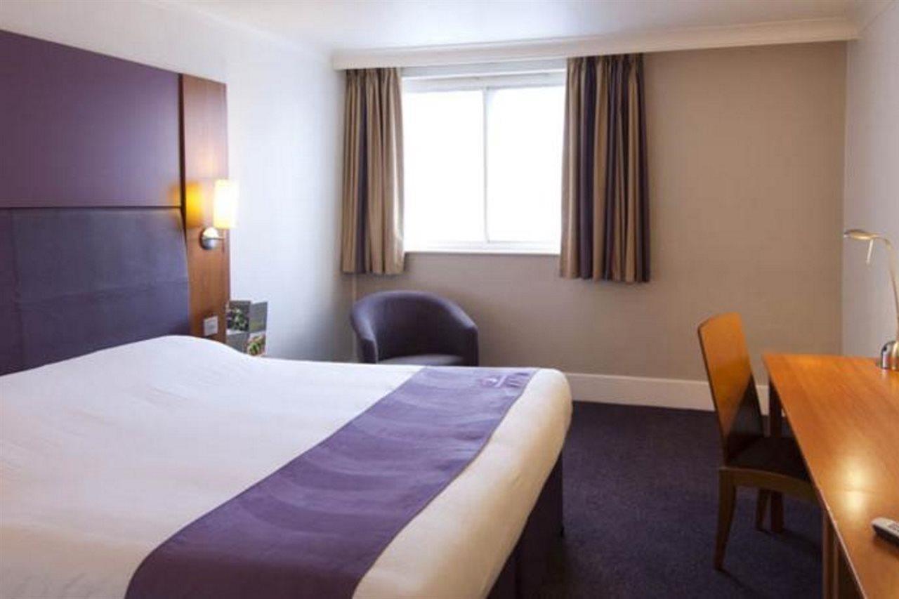 Premier Inn Runcorn Buitenkant foto