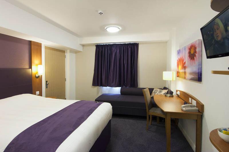 Premier Inn Runcorn Buitenkant foto